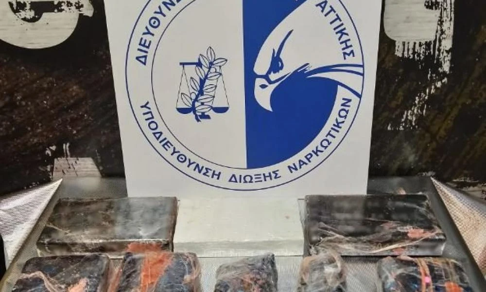 Συνέλαβαν 25χρονο στο «Ελ. Βενιζέλος» -Επιχείρησε να περάσει κοκαΐνη μέσα σε διακοσμητικά κεριά (Βίντεο)